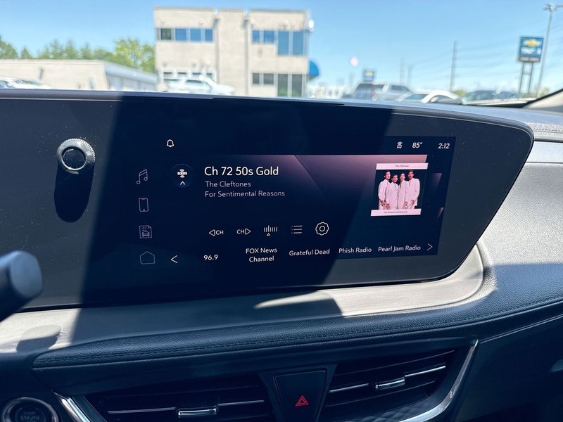 Buick Encore GX Vehicle Full-screen Gallery Image 16