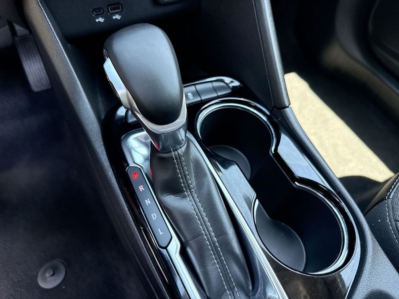 Buick Encore GX Vehicle Full-screen Gallery Image 19