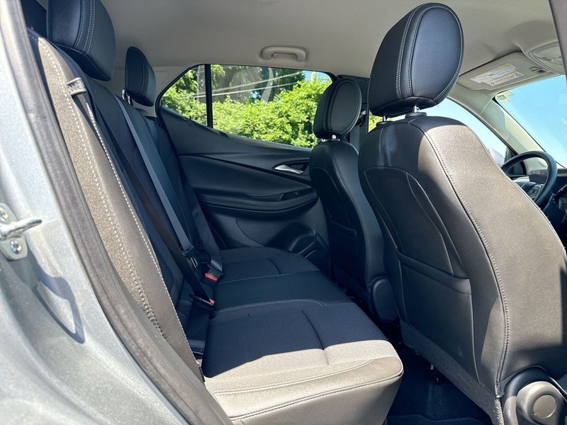 Buick Encore GX Vehicle Full-screen Gallery Image 22