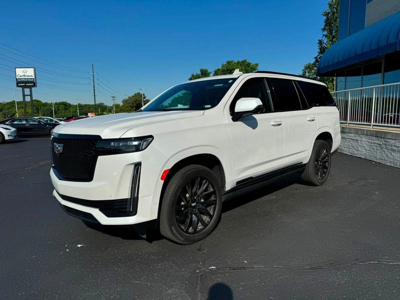 Cadillac Escalade Vehicle Full-screen Gallery Image 02