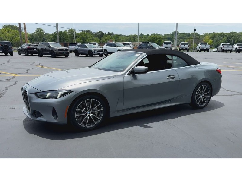 BMW 4 Series Vehicle Full-screen Gallery Image 04
