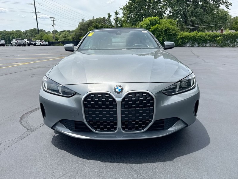 BMW 4 Series Vehicle Full-screen Gallery Image 23