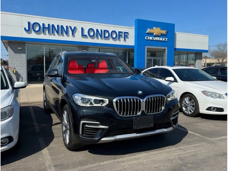 BMW X3 Vehicle Full-screen Gallery Image 01