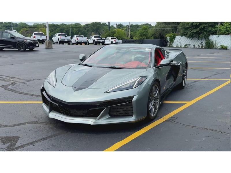 Chevrolet Corvette Vehicle Full-screen Gallery Image 04