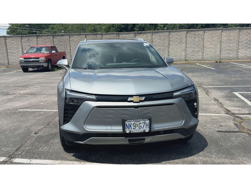 Chevrolet Blazer EV Vehicle Full-screen Gallery Image 03