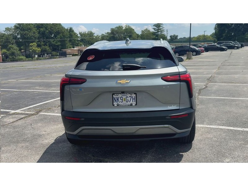 Chevrolet Blazer EV Vehicle Full-screen Gallery Image 07