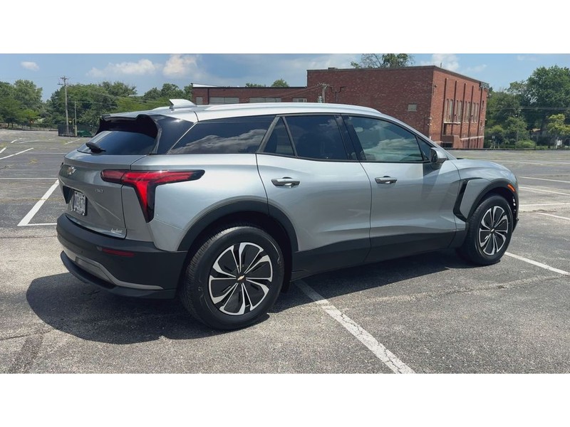 Chevrolet Blazer EV Vehicle Full-screen Gallery Image 08