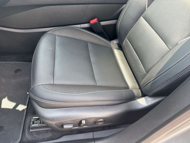 Chevrolet Blazer EV Vehicle Full-screen Gallery Image 11