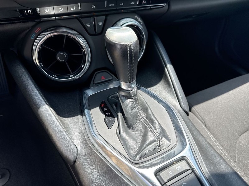 Chevrolet Camaro Vehicle Full-screen Gallery Image 19