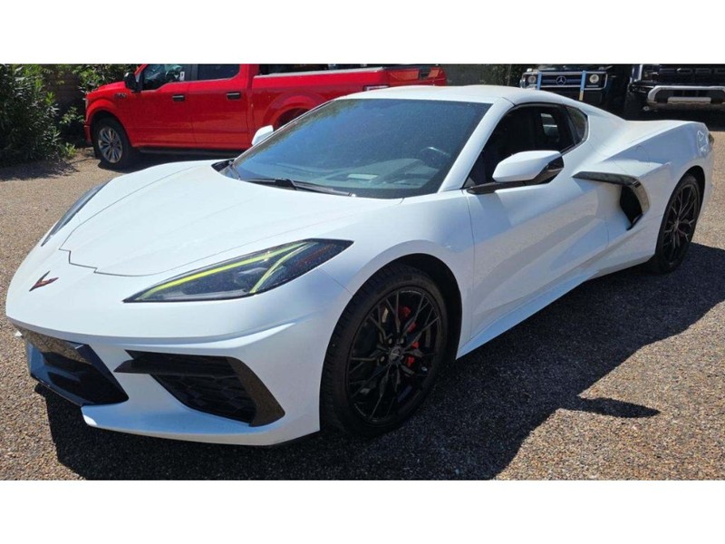 Chevrolet Corvette Vehicle Full-screen Gallery Image 05