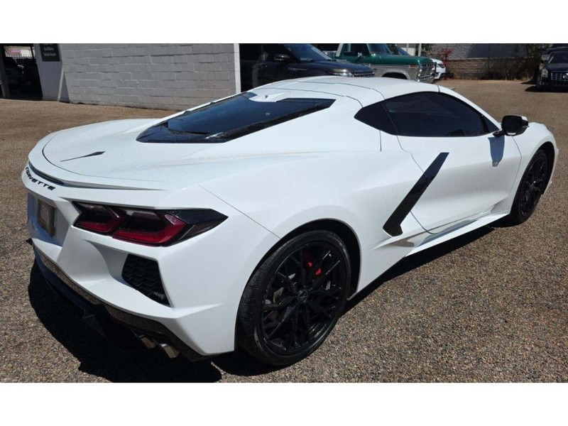 Chevrolet Corvette Vehicle Full-screen Gallery Image 06