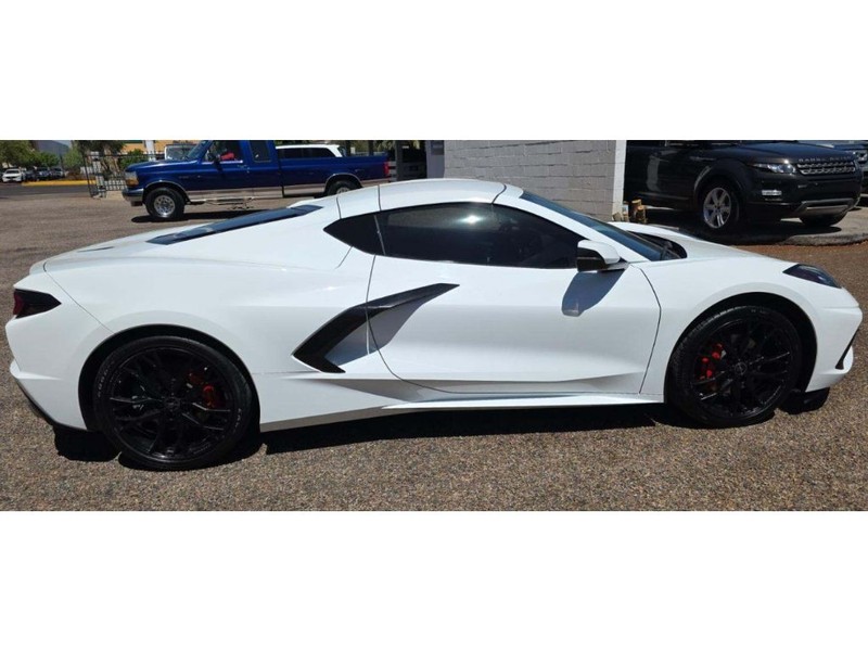 Chevrolet Corvette Vehicle Full-screen Gallery Image 07