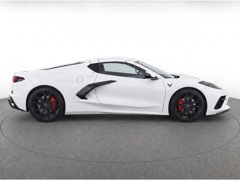 Chevrolet Corvette Vehicle Full-screen Gallery Image 14