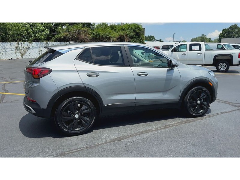Buick Encore GX Vehicle Full-screen Gallery Image 08