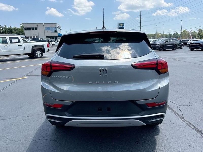 Buick Encore GX Vehicle Full-screen Gallery Image 21