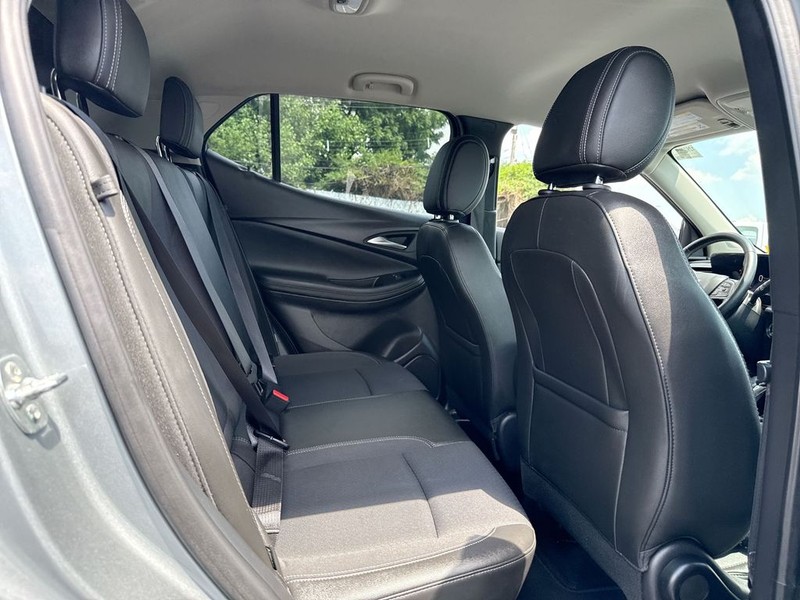 Buick Encore GX Vehicle Full-screen Gallery Image 22