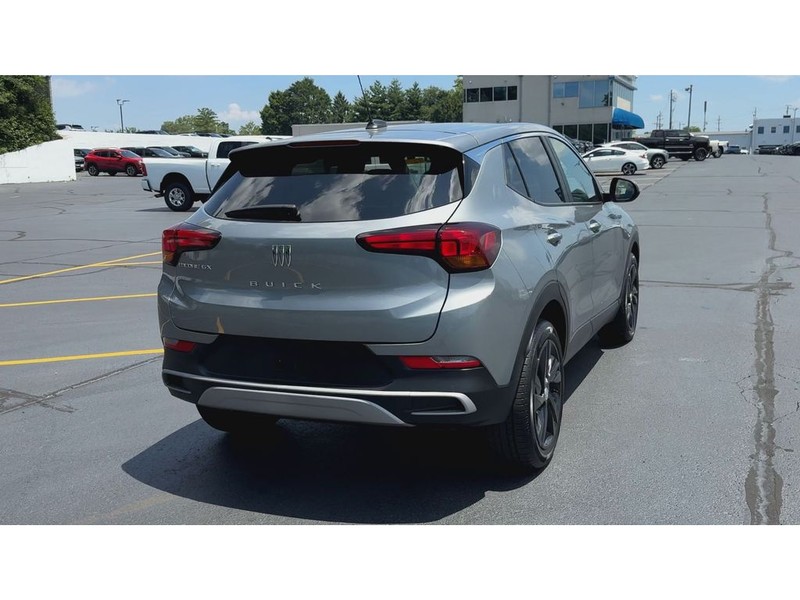 Buick Encore GX Vehicle Full-screen Gallery Image 07