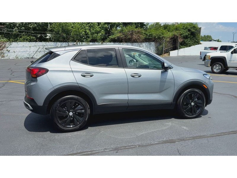 Buick Encore GX Vehicle Full-screen Gallery Image 08