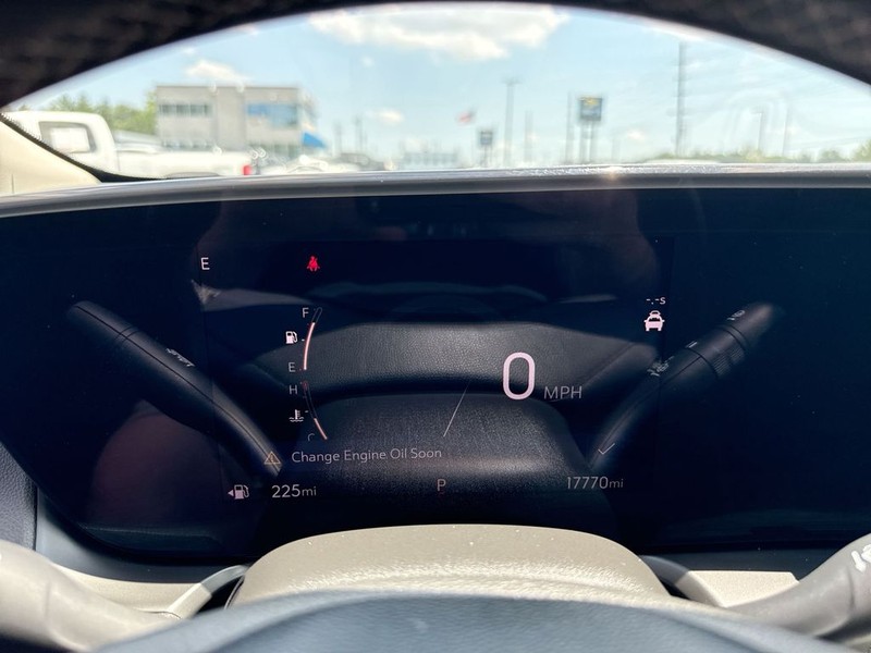 Buick Encore GX Vehicle Full-screen Gallery Image 15