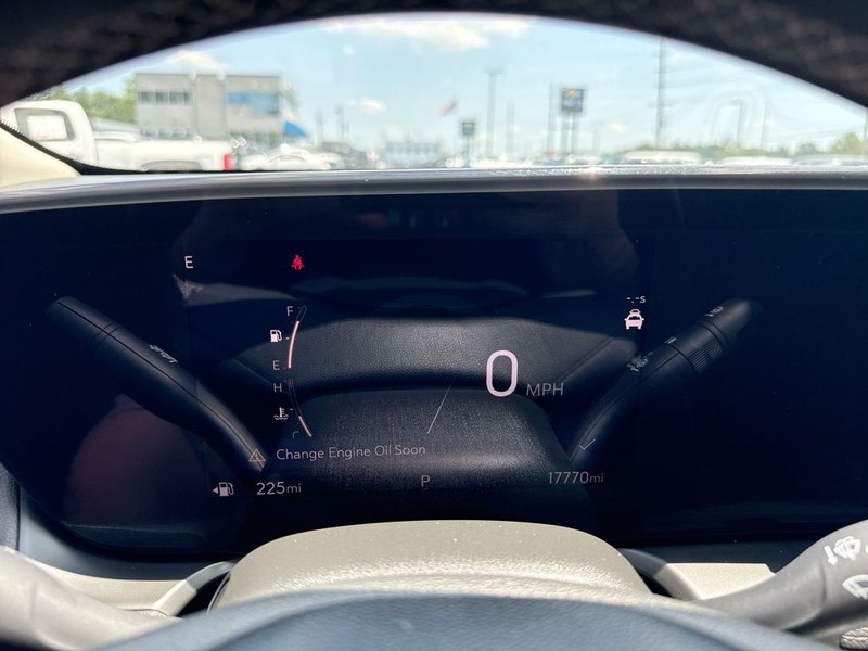 Buick Encore GX Vehicle Full-screen Gallery Image 16