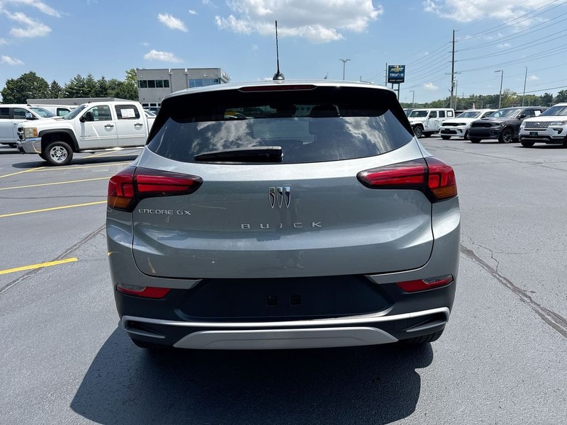 Buick Encore GX Vehicle Full-screen Gallery Image 21