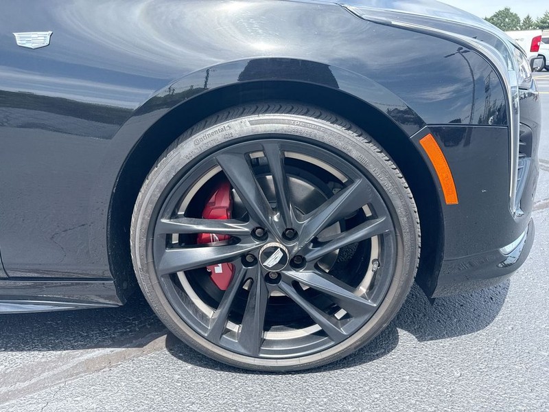 Cadillac CT4 Vehicle Full-screen Gallery Image 10