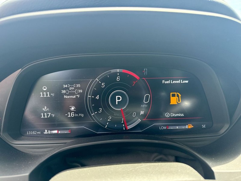 Cadillac CT4 Vehicle Full-screen Gallery Image 15