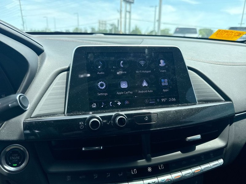 Cadillac CT4 Vehicle Full-screen Gallery Image 16