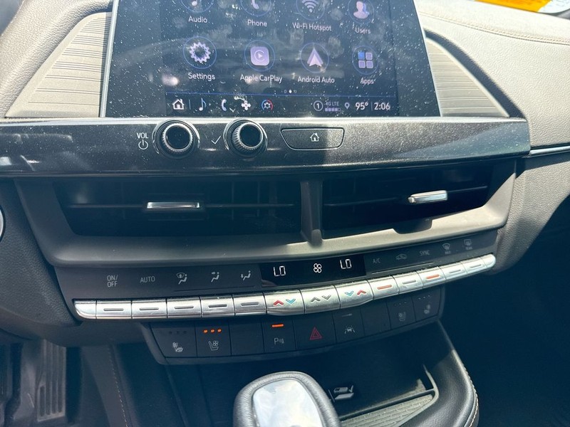 Cadillac CT4 Vehicle Full-screen Gallery Image 18