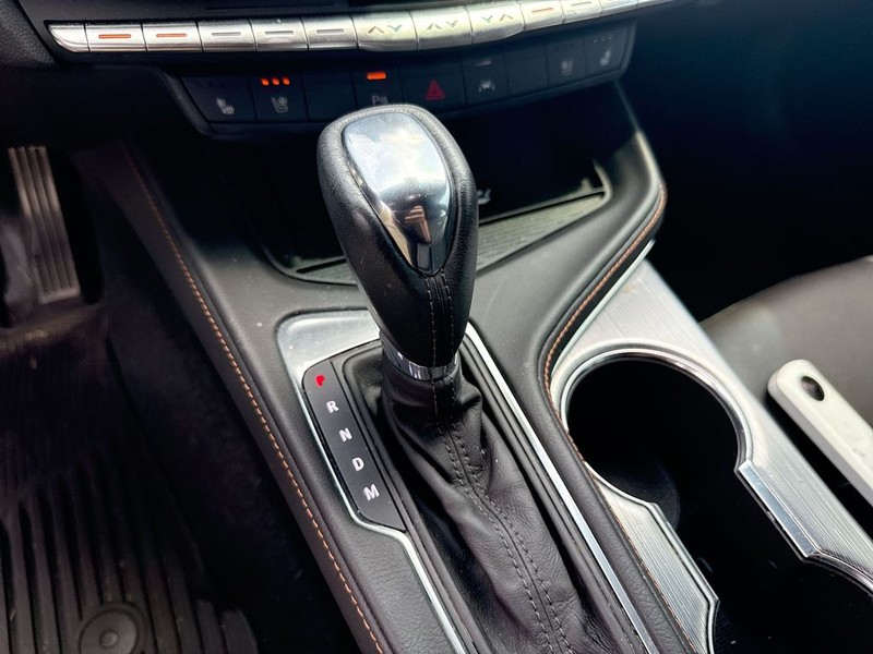 Cadillac CT4 Vehicle Full-screen Gallery Image 19