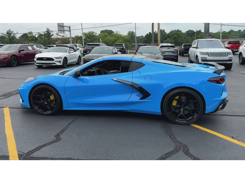 Chevrolet Corvette Vehicle Full-screen Gallery Image 06