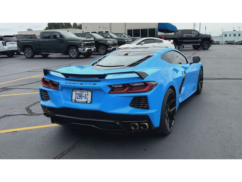 Chevrolet Corvette Vehicle Full-screen Gallery Image 08