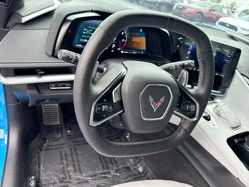 Chevrolet Corvette Vehicle Full-screen Gallery Image 15