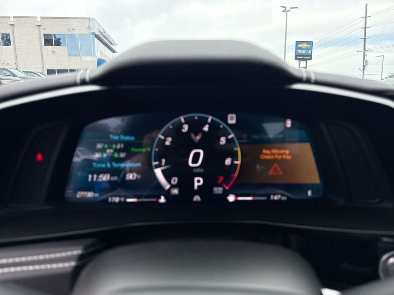 Chevrolet Corvette Vehicle Full-screen Gallery Image 16