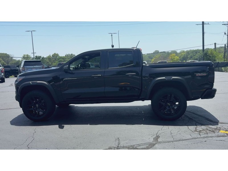 Chevrolet Colorado Vehicle Full-screen Gallery Image 05