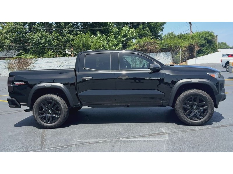 Chevrolet Colorado Vehicle Full-screen Gallery Image 09
