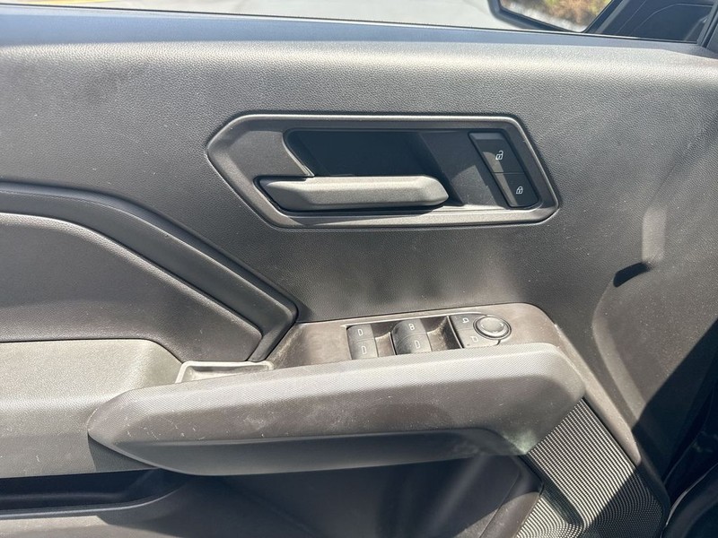 Chevrolet Colorado Vehicle Full-screen Gallery Image 13