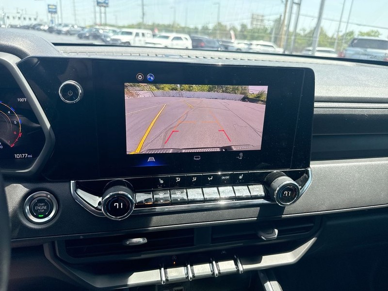 Chevrolet Colorado Vehicle Full-screen Gallery Image 17