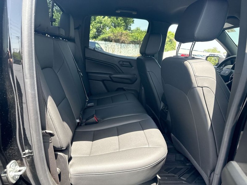 Chevrolet Colorado Vehicle Full-screen Gallery Image 22