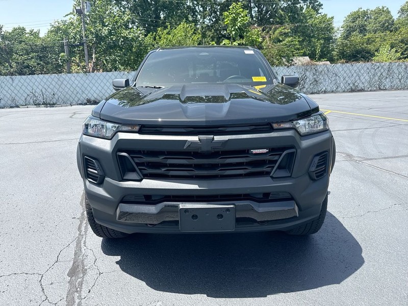 Chevrolet Colorado Vehicle Full-screen Gallery Image 23