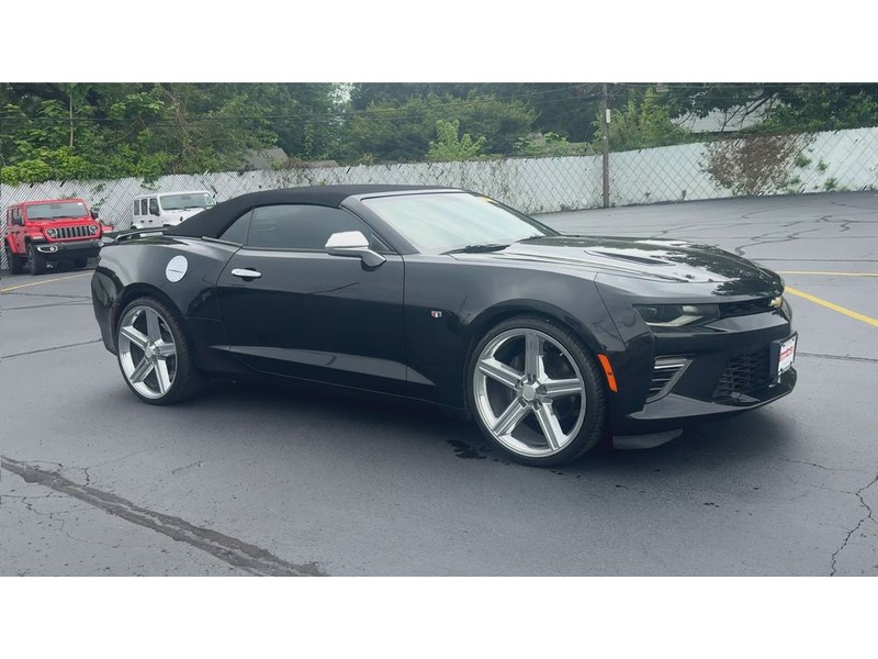 Chevrolet Camaro Vehicle Full-screen Gallery Image 03