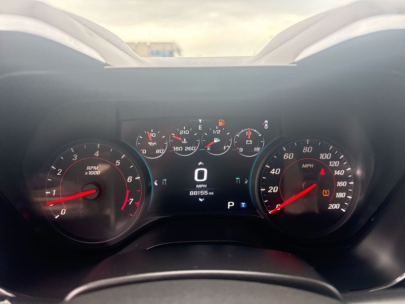 Chevrolet Camaro Vehicle Full-screen Gallery Image 16