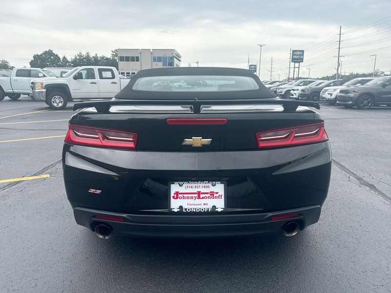 Chevrolet Camaro Vehicle Full-screen Gallery Image 21