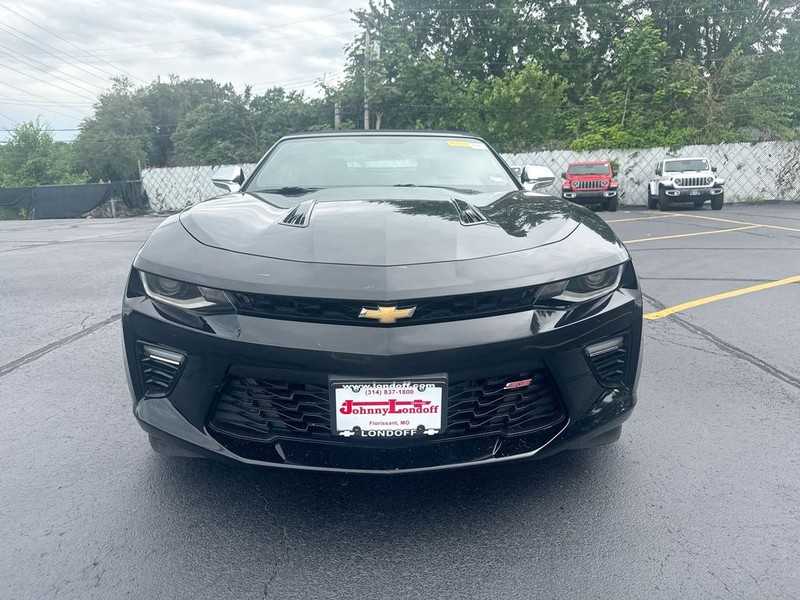 Chevrolet Camaro Vehicle Full-screen Gallery Image 23