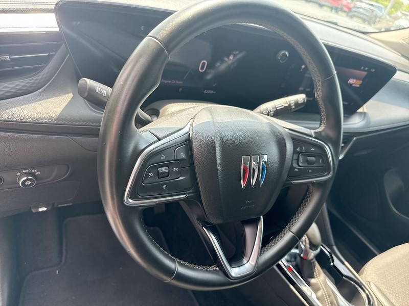 Buick Encore GX Vehicle Full-screen Gallery Image 14