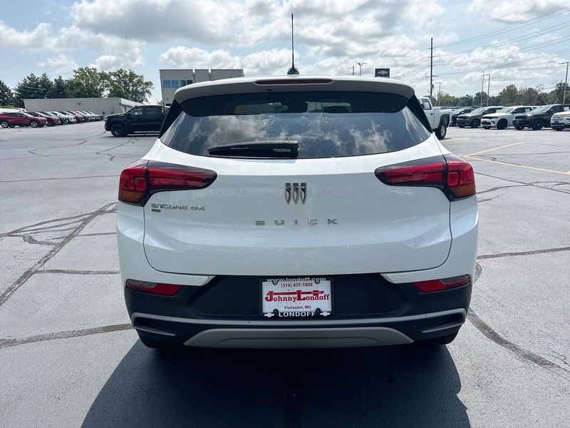 Buick Encore GX Vehicle Full-screen Gallery Image 20