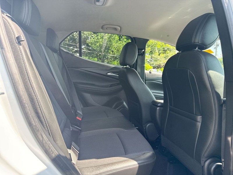 Buick Encore GX Vehicle Full-screen Gallery Image 21