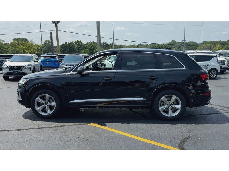 Audi Q7 Vehicle Full-screen Gallery Image 05