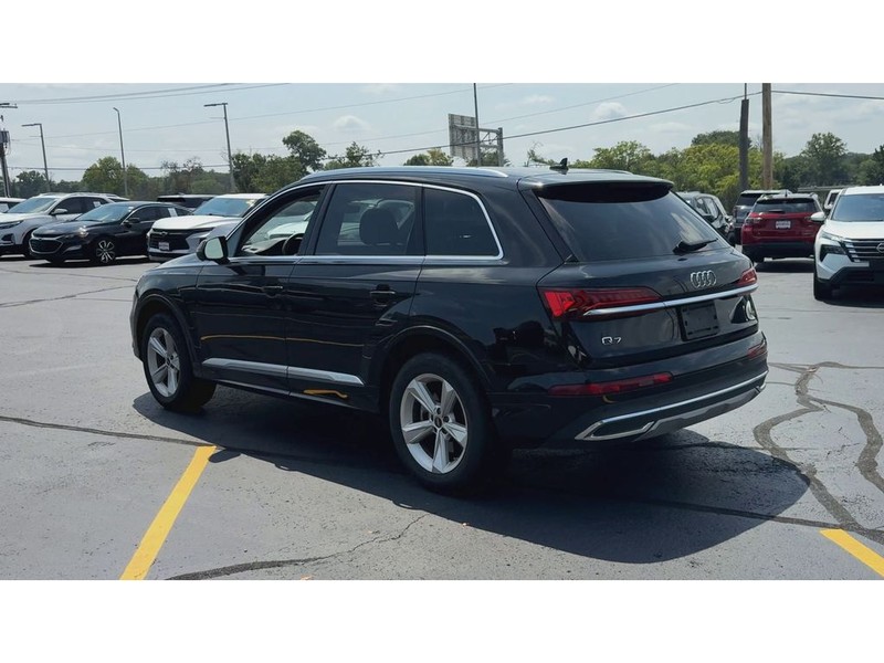 Audi Q7 Vehicle Full-screen Gallery Image 06