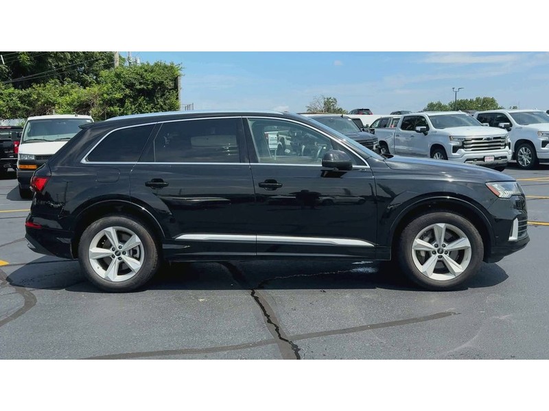 Audi Q7 Vehicle Full-screen Gallery Image 09